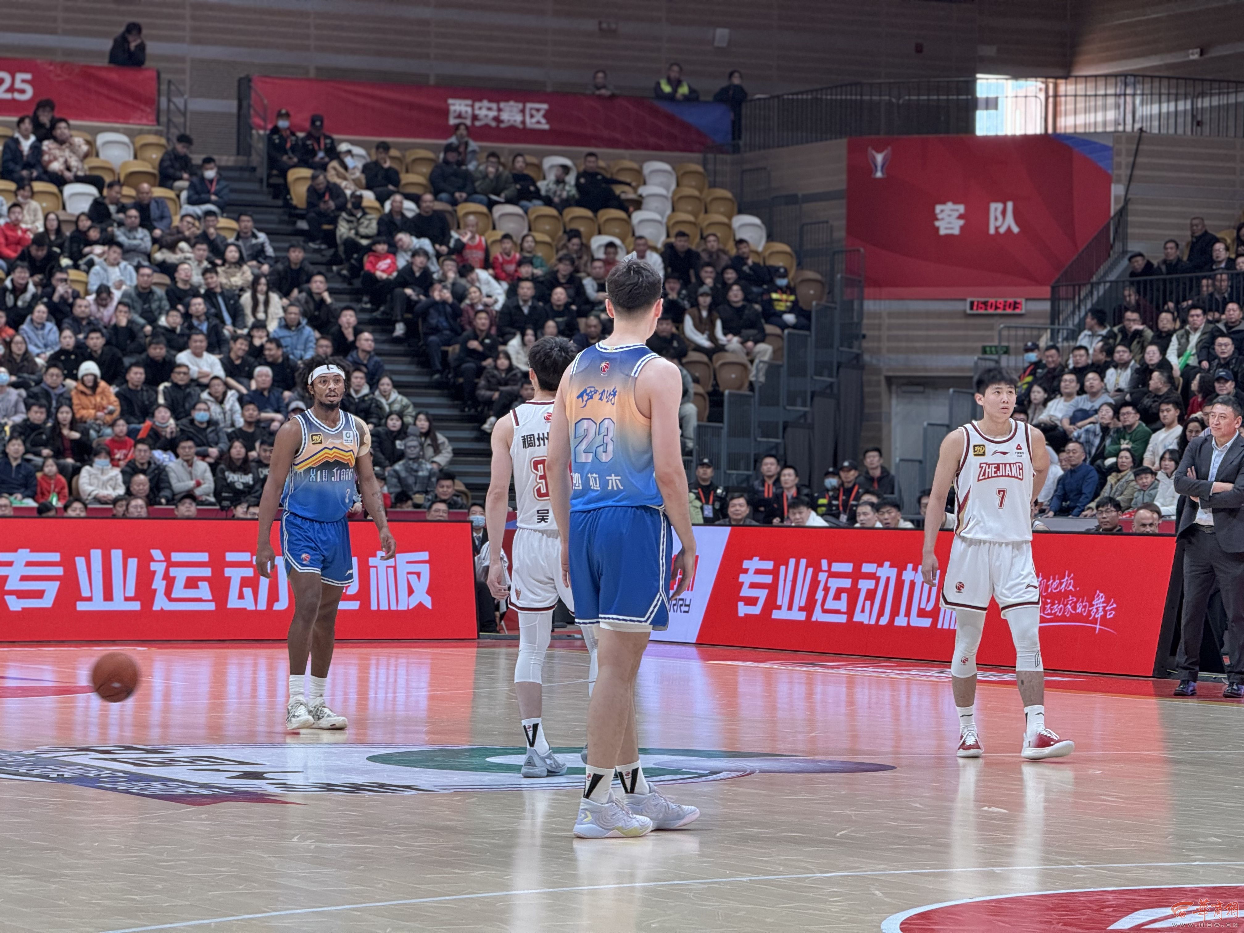 冲刺阶段多伦多猛龙调整名单以备CBA常规赛，手感冰凉环节打磨，媒体盛赞，轮换策略成焦点的简单介绍